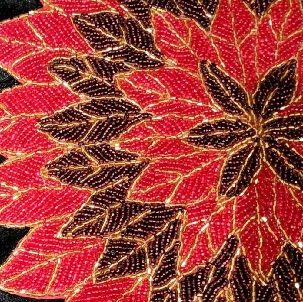 x4 Nicole Miller Red & Gold POINSETTIA Sparkly Beaded Placemats Chargers New